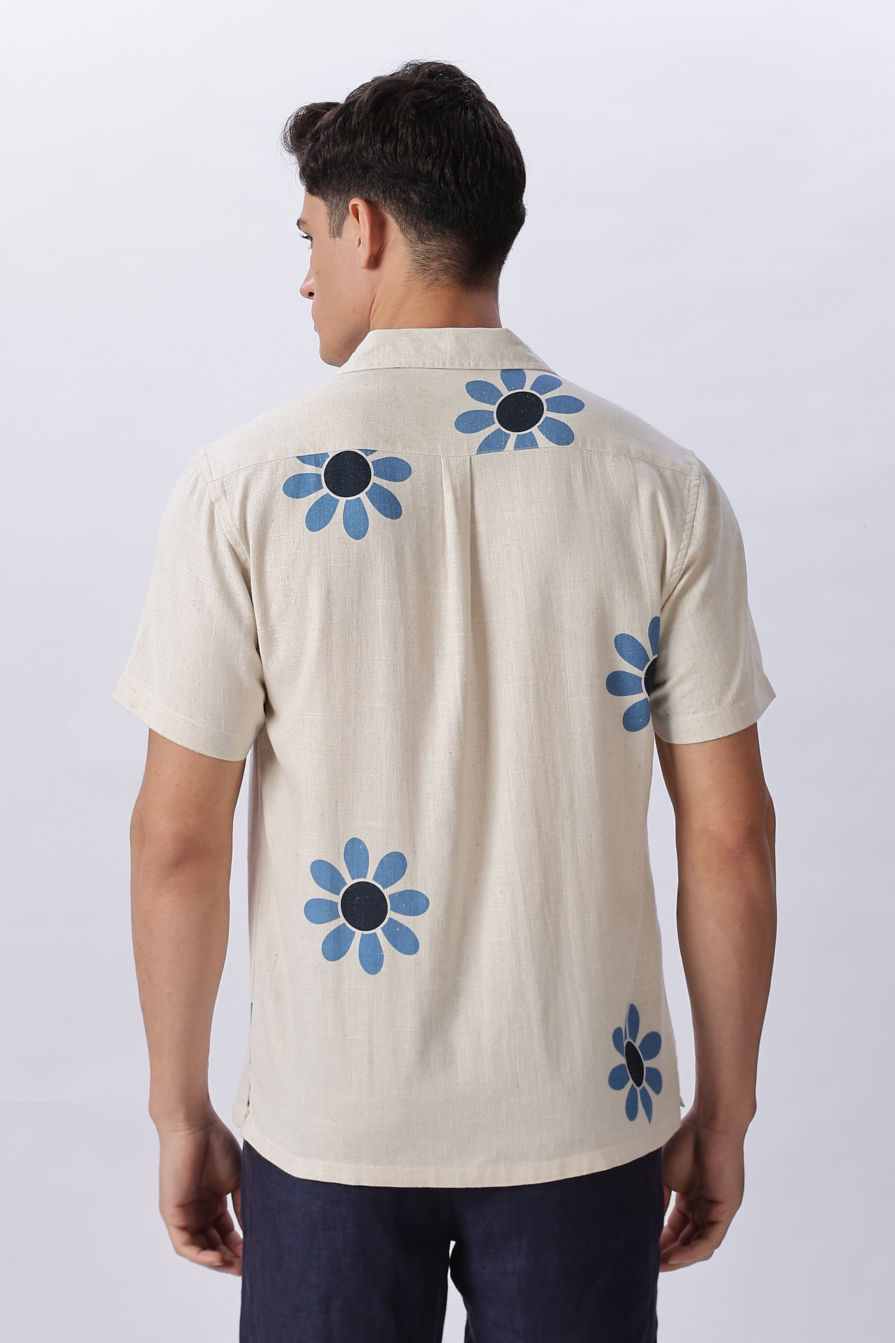 Island Bloom Shirt With Printed Blue Daisy Motifs