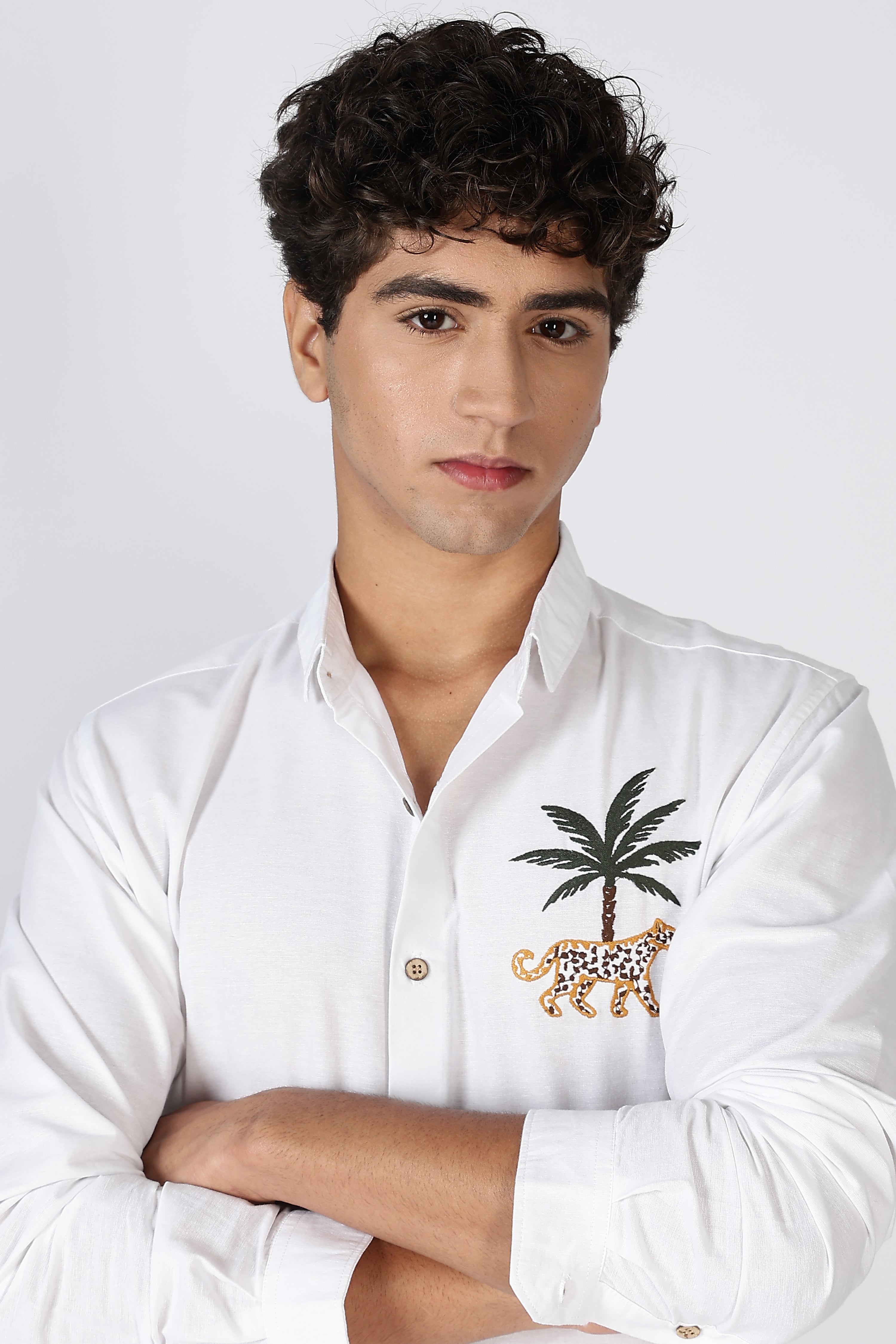 Mountains Vs Beaches 100% Cotton Regular Fit White Embroidery Shirt