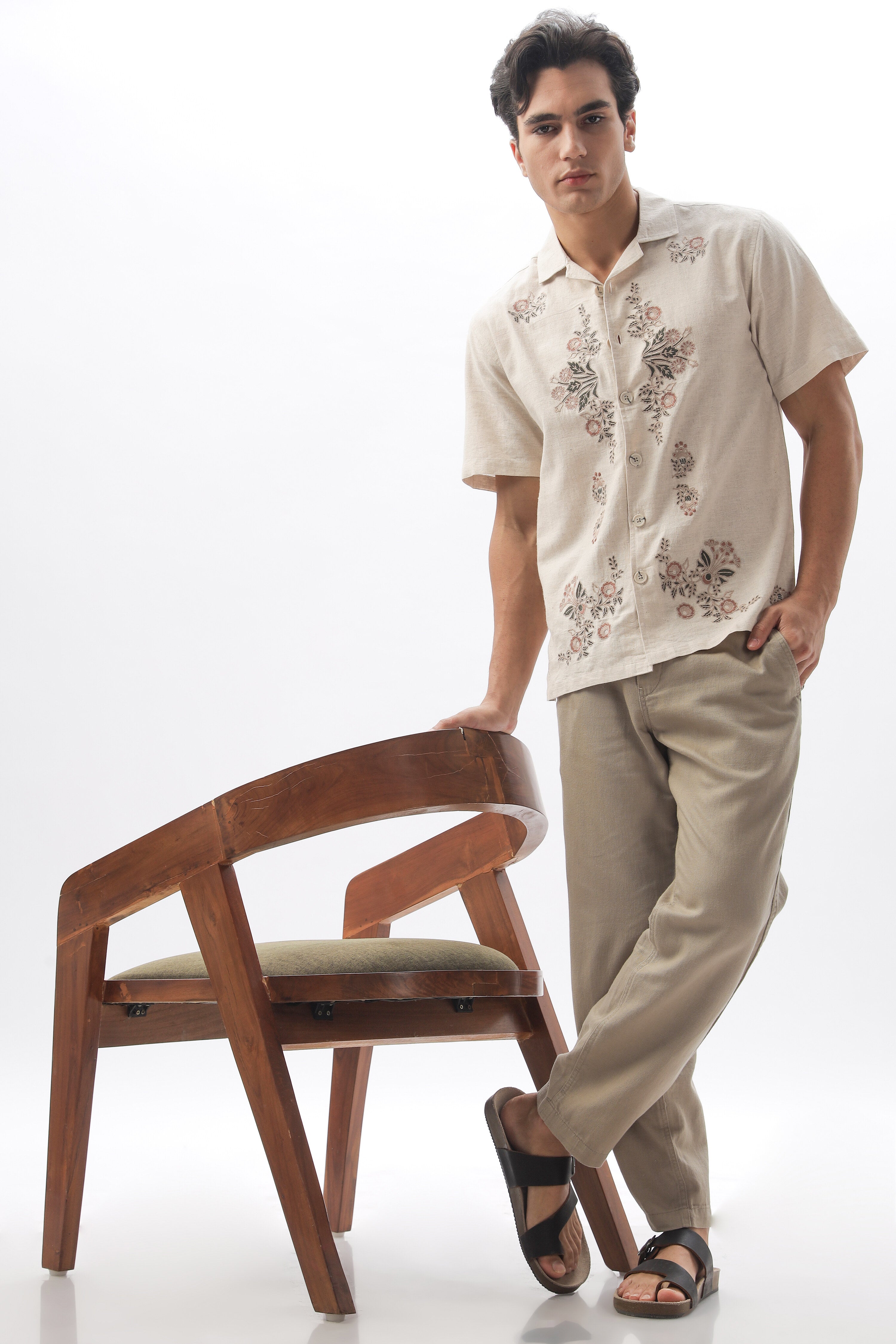 Zeus Floral Embroidery Linen Shirt