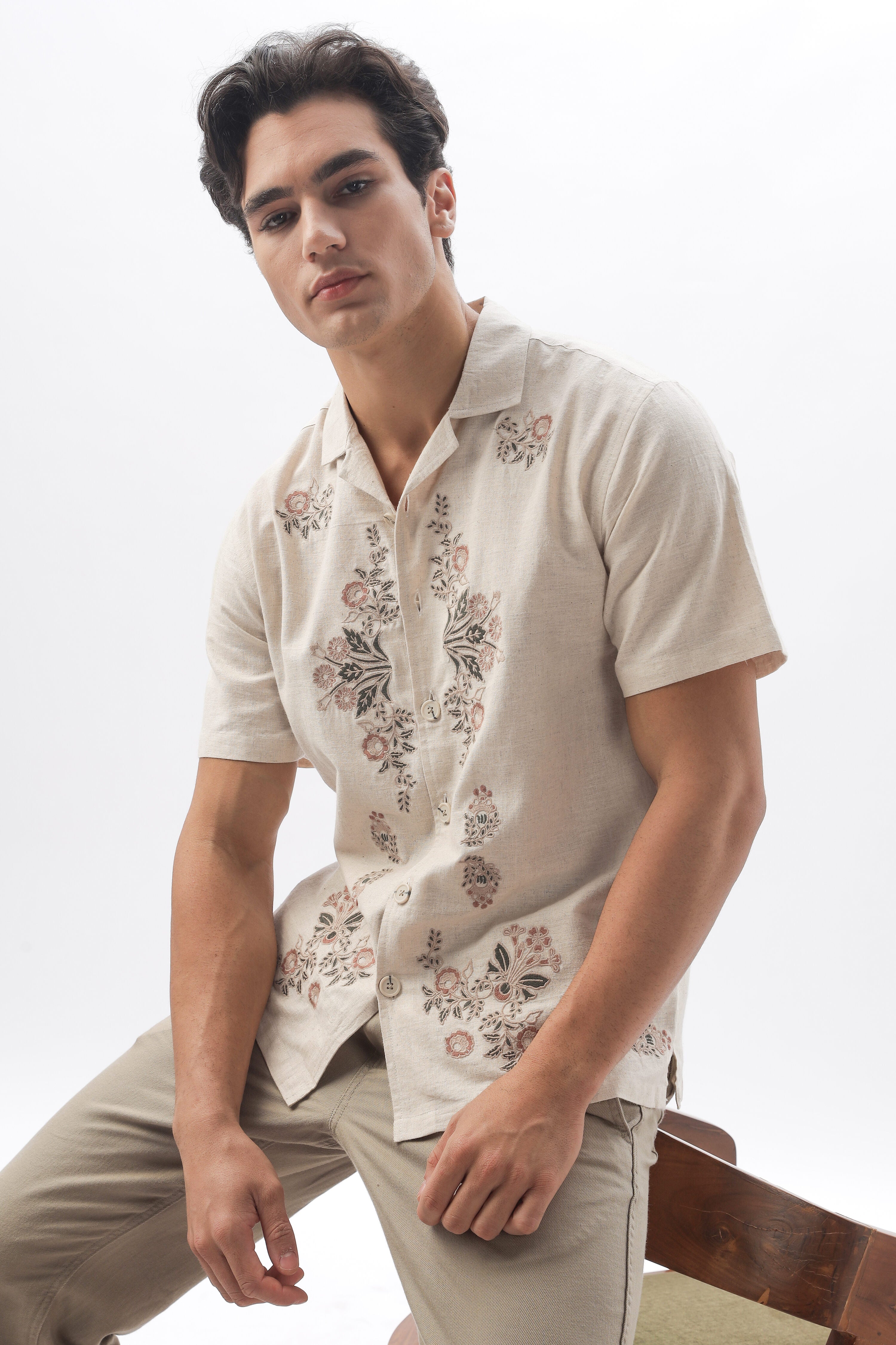 Zeus Floral Embroidery Linen Shirt