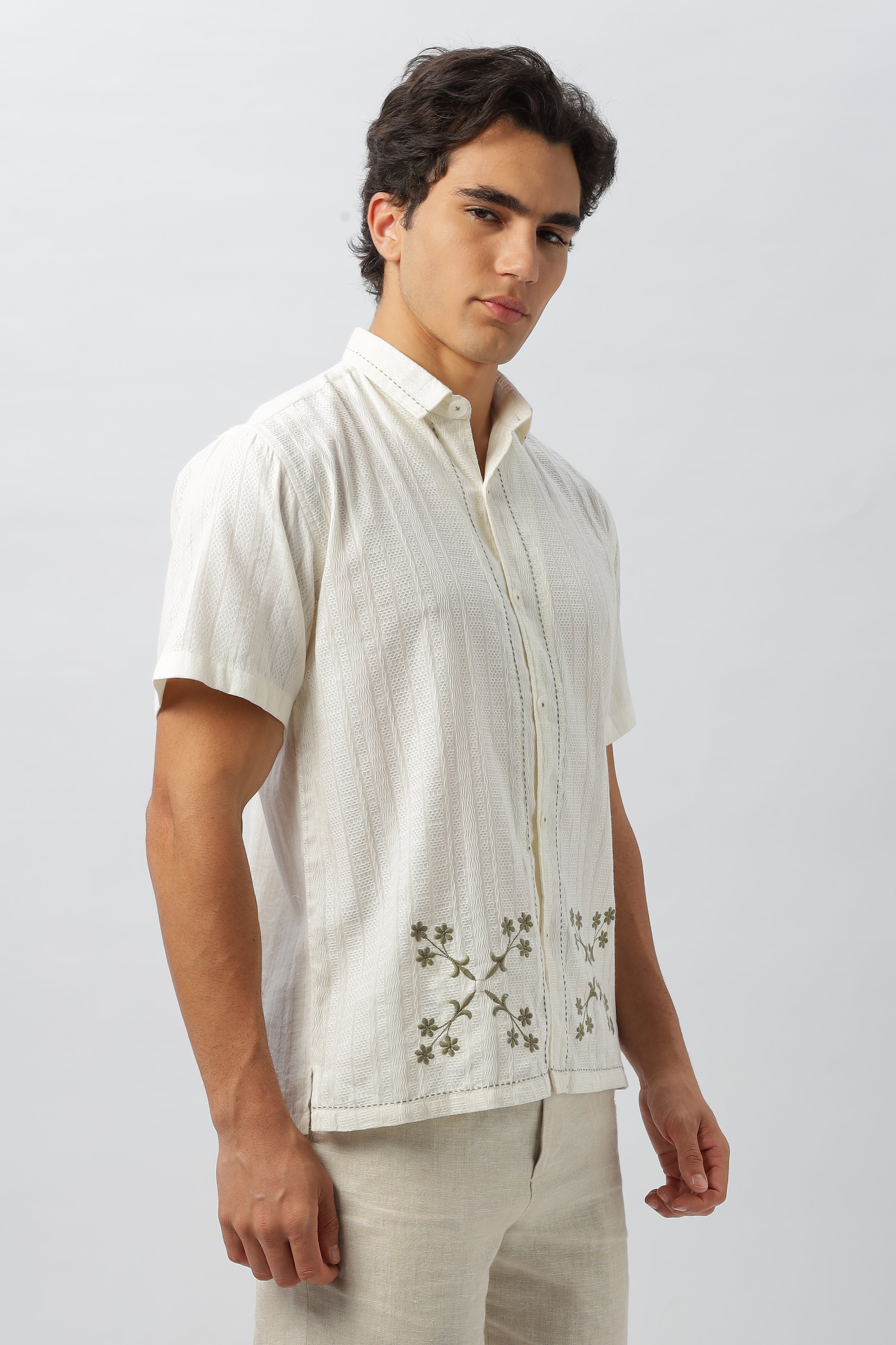 Port Louis White Embroidery Box Fit Shirt