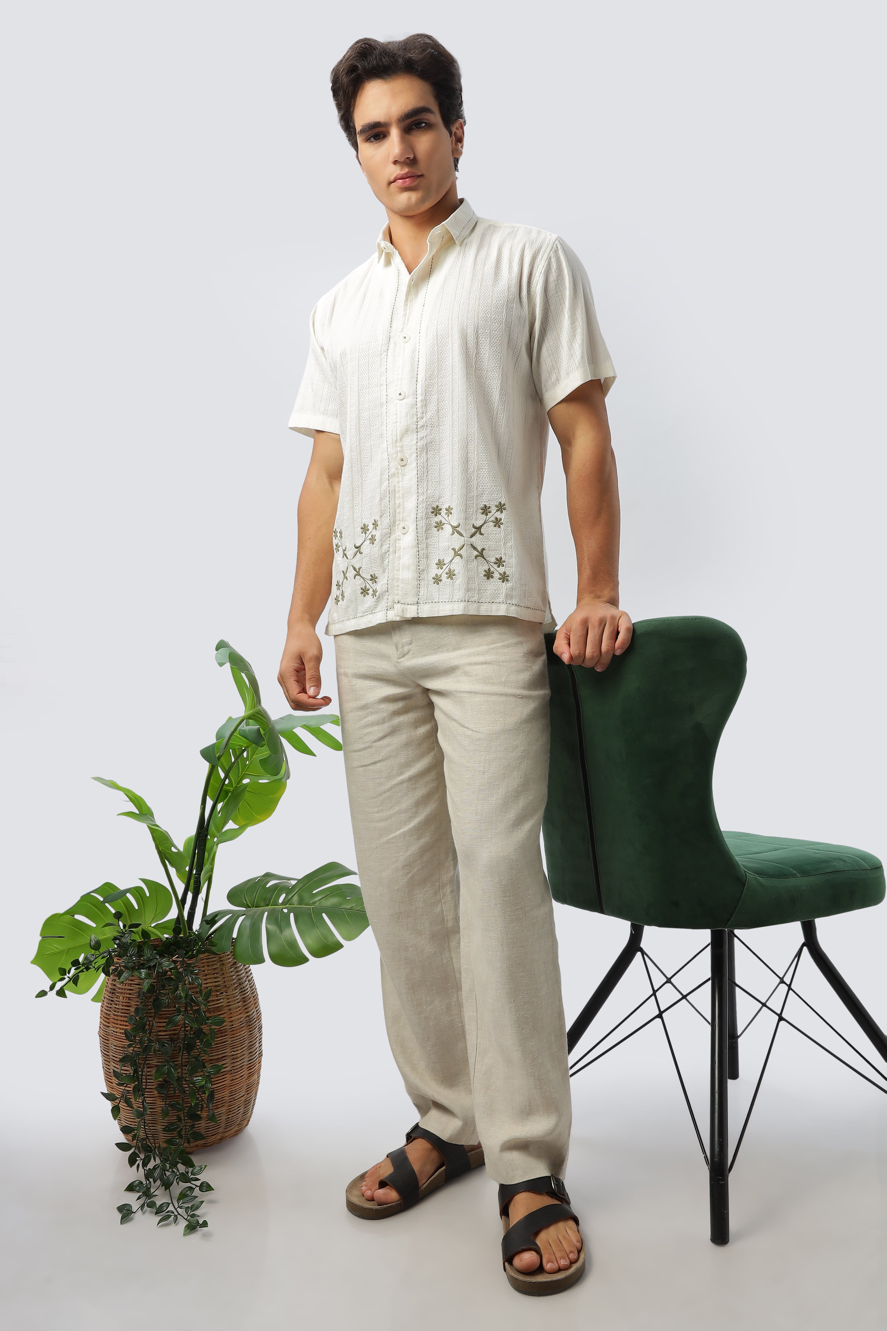 Port Louis White Embroidery Box Fit Shirt