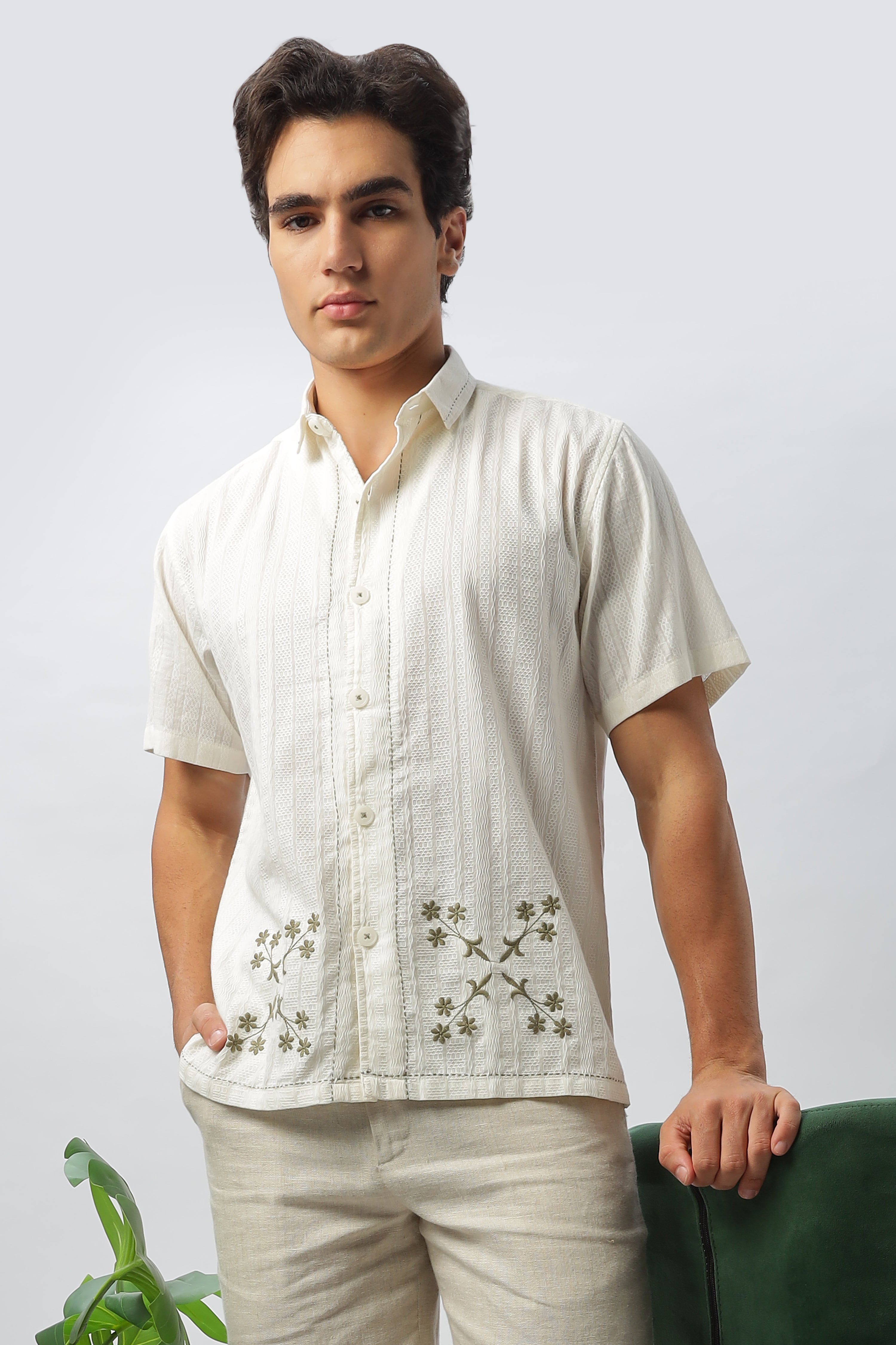 Port Louis White Embroidery Box Fit Shirt