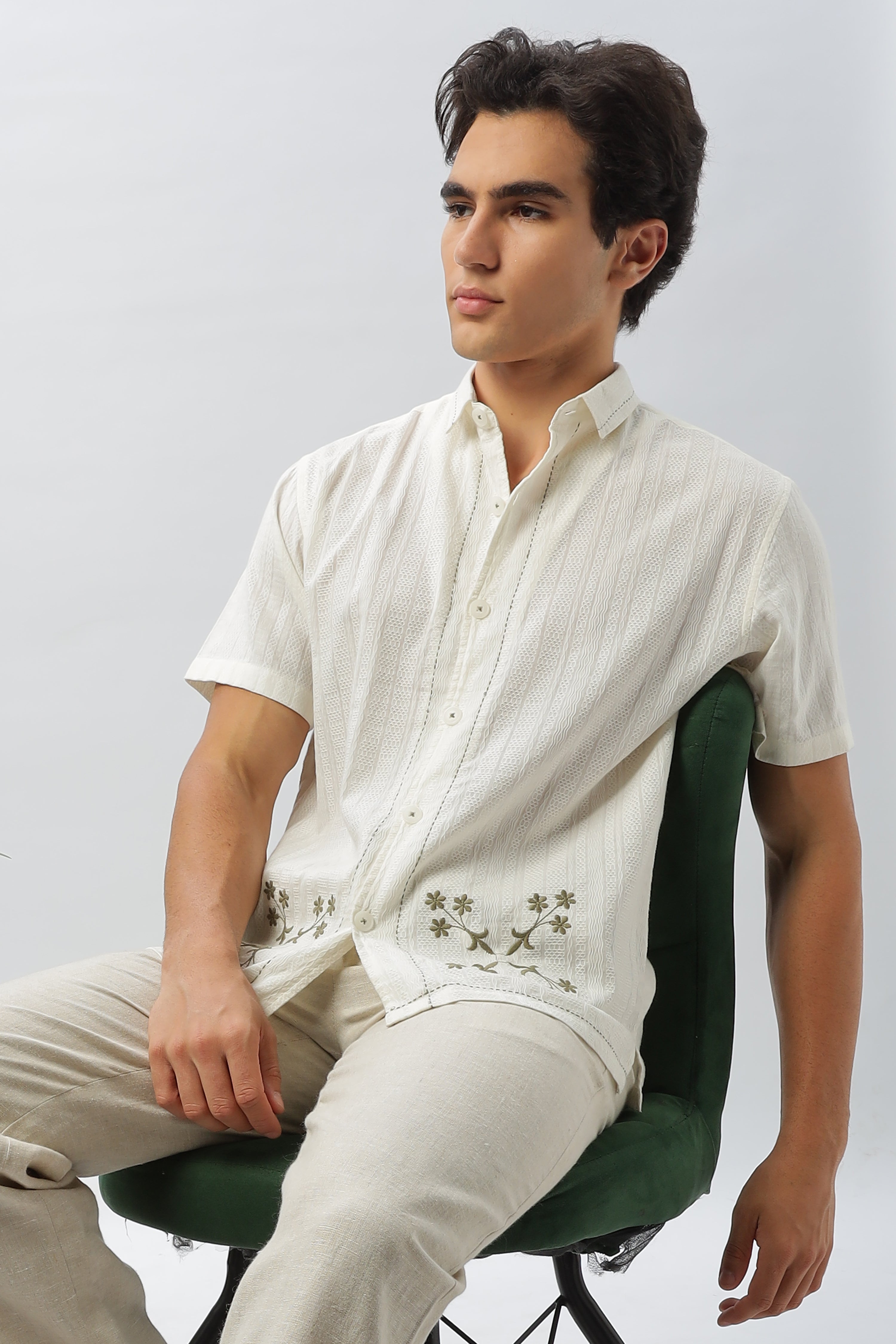 Port Louis White Embroidery Box Fit Shirt