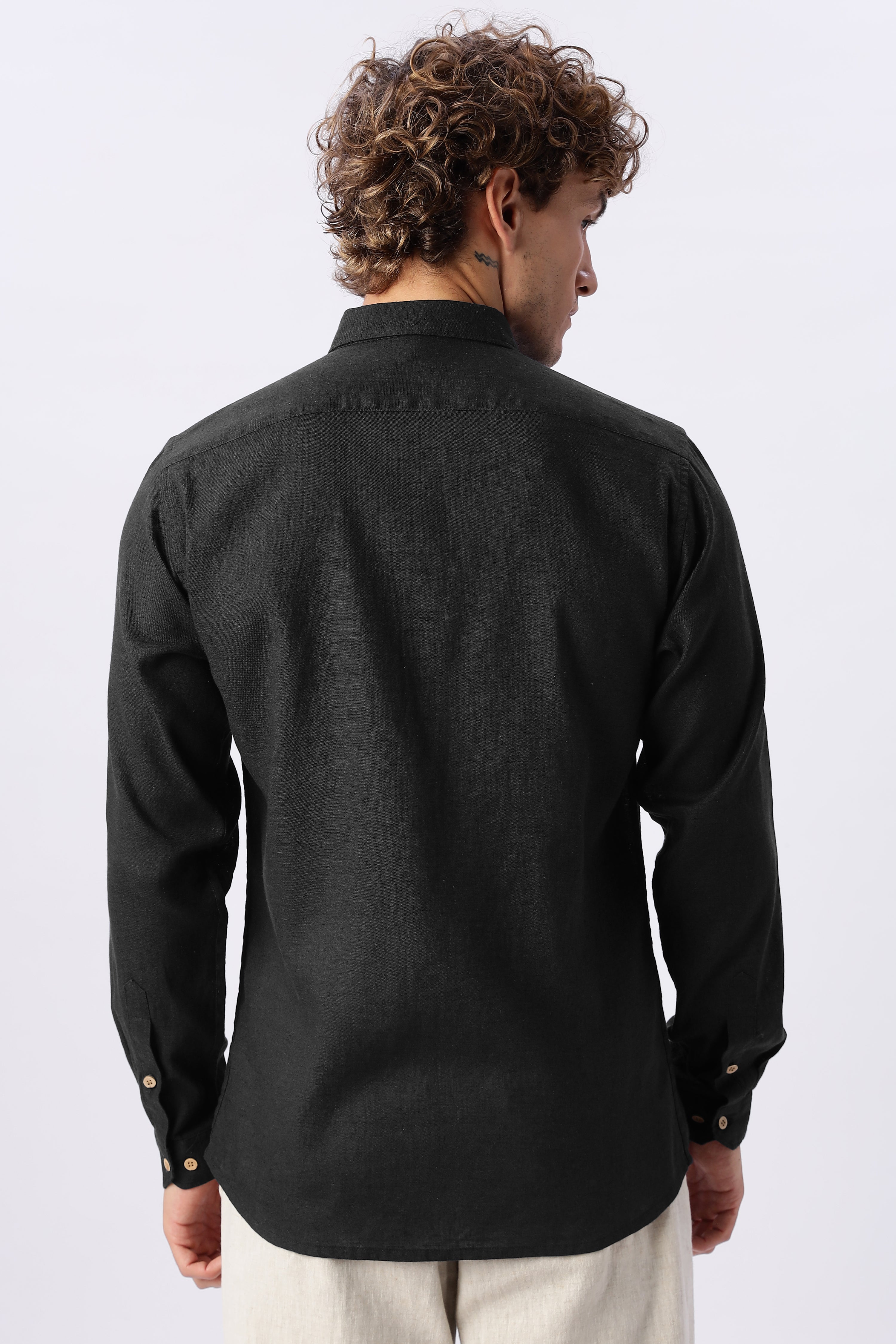 Black 100% Linen 44 Lea Shirt