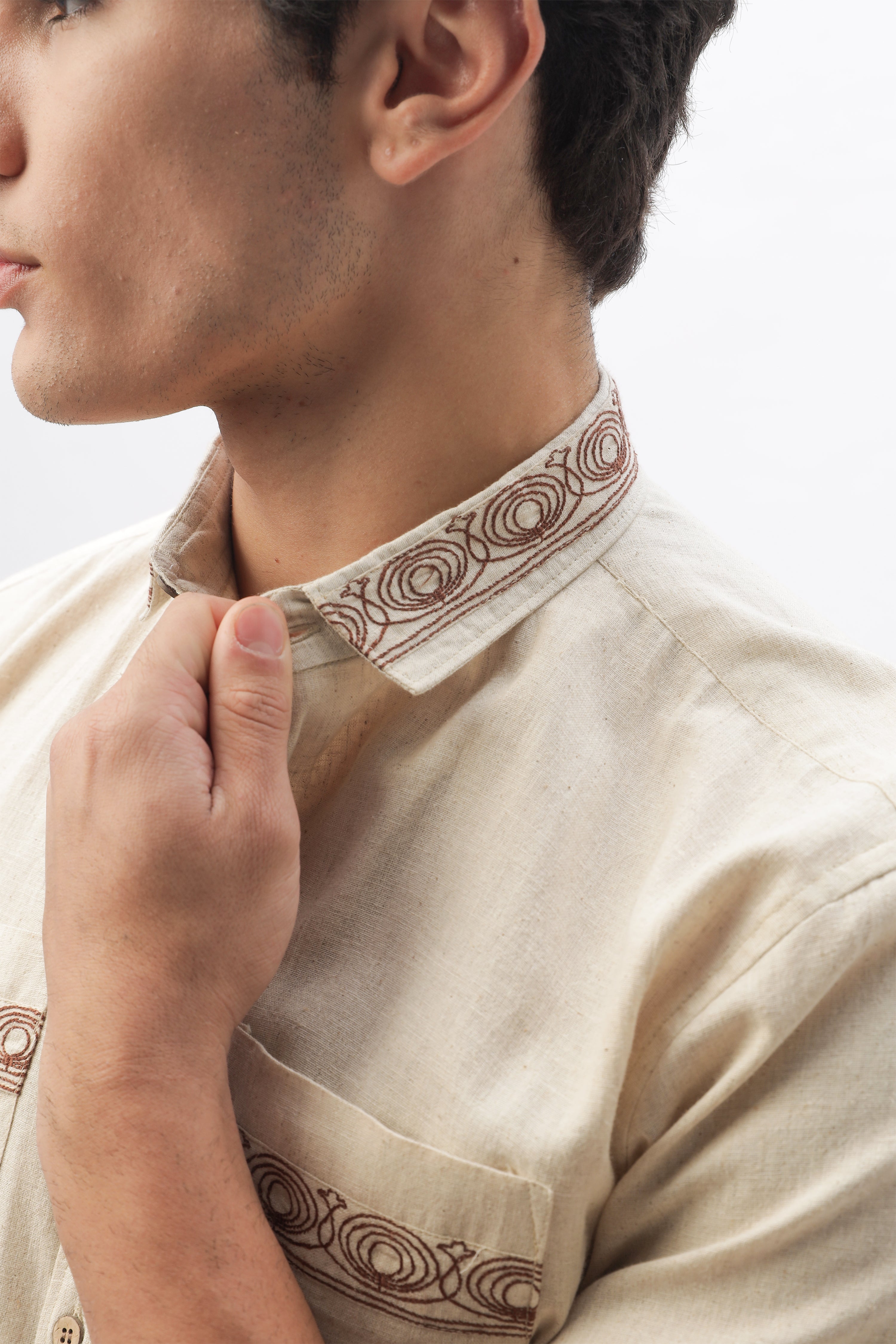 Bambaiya Beige Embroidery Double Pocket Shirt