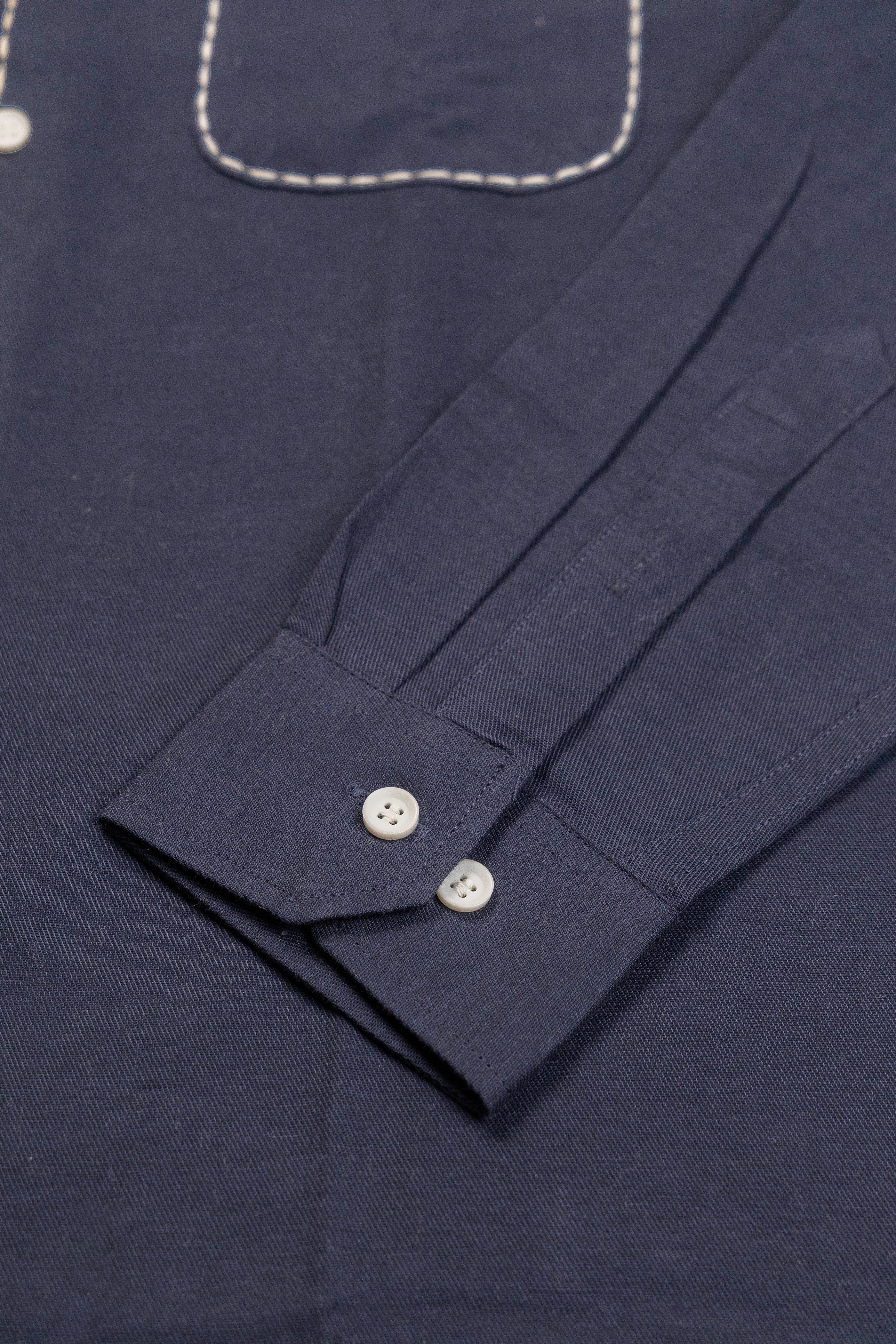 Saddle Stitch Cotton– Spread Collar And Bouble Pocket Shirt